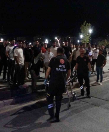 malatyada-kontrolden-cikan-arac-yan-yatti-1-kisi-yaralandi-wqn8elxD.jpg