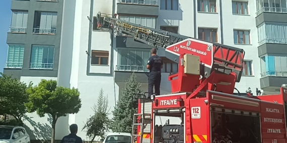 Malatya'da Korkutan Ev Yangını: Detaylar ve Son Gelişmeler Malatya’da Korkutan Ev Yangını: Detaylar ve Son Gelişmeler