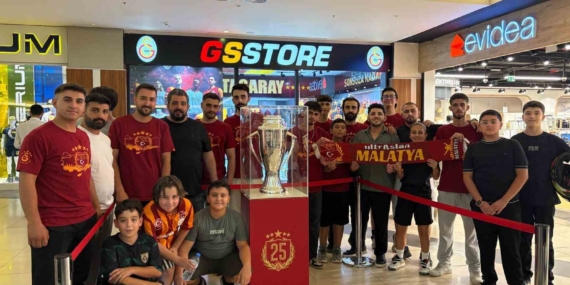 Malatya'da Taraftarlarla Buluşan Şampiyonluk Kupası Coşkusu Malatya’da Taraftarlarla Buluşan Şampiyonluk Kupası Coşkusu