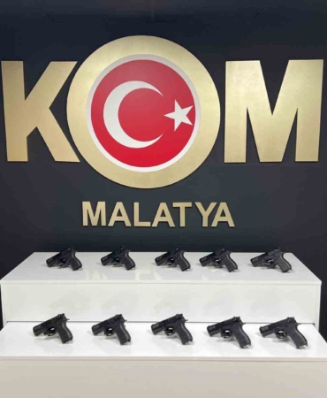 malatyada-yolcu-otobusunde-bulunan-10-ruhsatsiz-tabanca-soku-qyx5ii2p.jpg