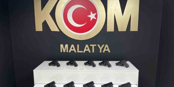 Malatya'da Yolcu Otobüsünde Bulunan 10 Ruhsatsız Tabanca Şoku Malatya’da Yolcu Otobüsünde Bulunan 10 Ruhsatsız Tabanca Şoku