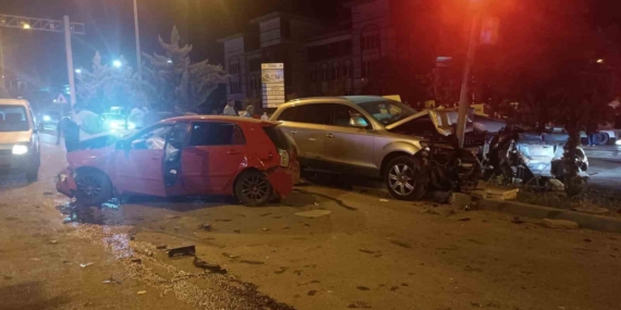 Malatya'da Zincirleme Kaza: 7 Kişi Yaralandı! Malatya’da Zincirleme Kaza: 7 Kişi Yaralandı!