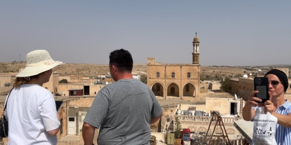Mardin Turizminin Sıcaklık Etkisi: Yeni Bir Dönem Başlıyor Mardin Turizminin Sıcaklık Etkisi: Yeni Bir Dönem Başlıyor