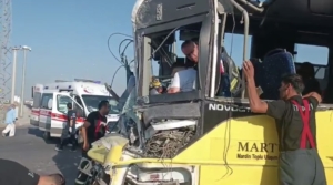 mardinde-halk-otobusu-ve-tir-carpisti-1-kisi-hayatini-kaybetti-11-yarali-7N6CuiJc.jpg