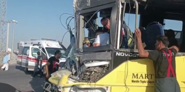 mardinde-halk-otobusu-ve-tir-carpisti-1-kisi-hayatini-kaybetti-11-yarali-7N6CuiJc.jpg
