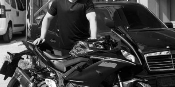 Motosiklet Tutkununun Hayatını Kaybettiği Kaza, Kask Kamerasında Canlı Şekilde Yansıtıldı Motosiklet Tutkununun Hayatını Kaybettiği Kaza, Kask Kamerasında Canlı Şekilde Yansıtıldı