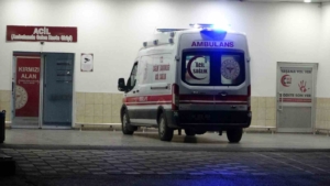 otomobil-ve-capa-motoru-carpisti-1-agir-3-yarali-QnTWOnAz.jpg