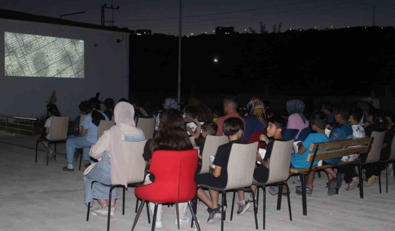 paluda-cocuklar-icin-sinema-eglencesi-zjCDfRrx.jpg
