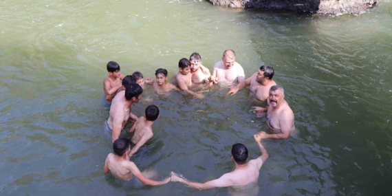 Serinlerken Eğlencenin Tadını Çıkarıyorlar