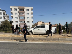 siirtte-pikap-aydinlatma-diregine-carpti-1-kisi-yaralandi-IISneJt3.jpg