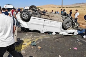 siirtte-refuje-carparak-takla-atan-arac-ters-dondu-6-yarali-7j9FN97S.jpg