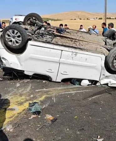 siirtte-refuje-carparak-takla-atan-arac-ters-dondu-6-yarali-7j9FN97S.jpg