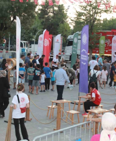 Siirt'te Türkiye Geleneksel Spor Dalları Federasyonu'nun Büyüleyici 'Geleneksel Oyun Tırı' Etkinliği siirtte-turkiye-geleneksel-spor-dallari-federasyonunun-buyuleyici-geleneksel-oyun-tiri-etkinligi-ZQKx3k8v.jpg