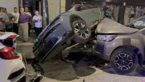 tatvanda-uc-aracli-zincirleme-trafik-kazasi-olayin-detaylari-ve-sonuclari-X2HCUjQn.jpg