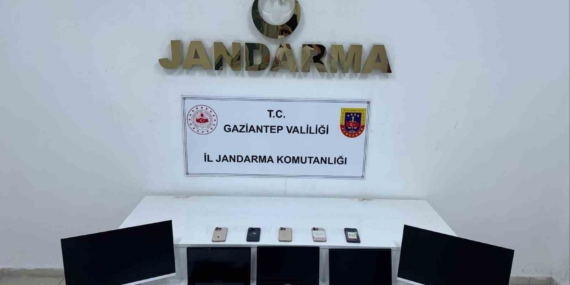 Turizm Sektöründe Sahte Belge Düzenleyen Çeteye Operasyon: 3 Gözaltı! Turizm Sektöründe Sahte Belge Düzenleyen Çeteye Operasyon: 3 Gözaltı!