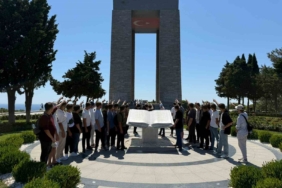 yesilyurt-genc-meclis-uyeleri-canakkalenin-tarihi-guzelliklerini-kesfetti-KsZ8ezJS.jpg