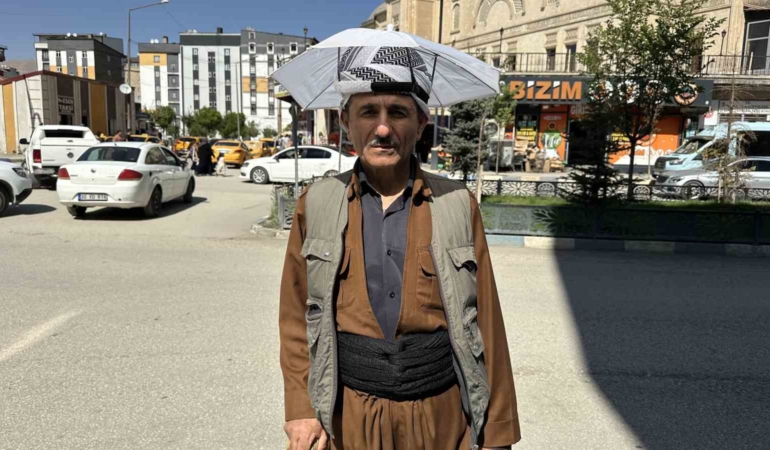 yuksekovali-vatandasin-yillardir-gunesten-korunma-yontemi-kafa-semsiyesi-rGmWW7jv.jpg