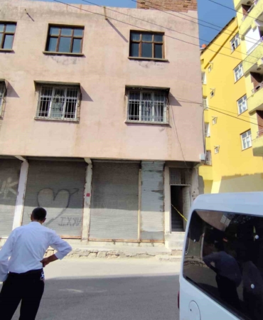 4-gun-aradan-sonra-kayip-adamin-evi-uzerinde-gizem-perdesi-aralandi-cisqpWP3.jpg