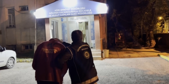 Ağrı'da Düzensiz Göçmenlere Yönelik Operasyonda 1 Şahıs Tutuklandı: Organizasyon Ağı Çözüldü Ağrı’da Düzensiz Göçmenlere Yönelik Operasyonda 1 Şahıs Tutuklandı: Organizasyon Ağı Çözüldü