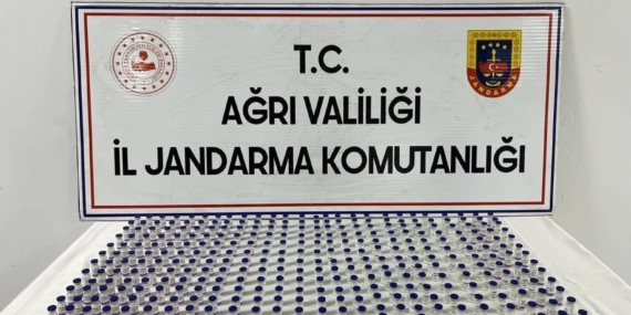 Ağrı’da Kaçakçılıkla Mücadele: Ele Geçirilen İlaç, Kıyafet, Sigara ve Alkol Ağrı’da Kaçakçılıkla Mücadele: Ele Geçirilen İlaç, Kıyafet, Sigara ve Alkol