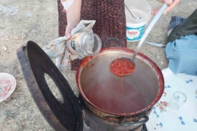 Ağrı'da Kadınların Kış İçin Menemen Hazırlama Geleneği Başladı agrida-kadinlarin-kis-icin-menemen-hazirlama-gelenegi-basladi-QvEgZSqE.jpg