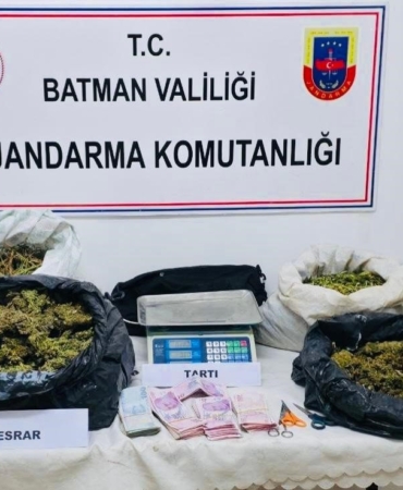 batmanda-63-kilogram-esrar-operasyonu-uyusturucular-ele-gecirildi-mZjgJIgK.jpg