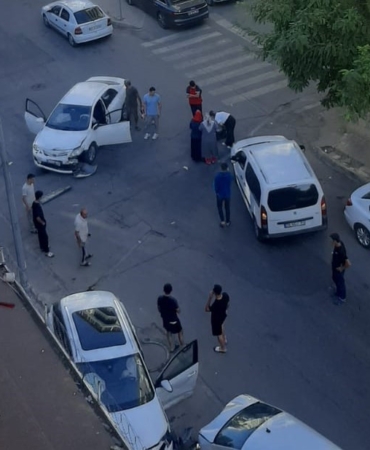 batmanda-iki-arac-carpisti-bir-kisi-yaralandi-TJxqwfXv.jpg