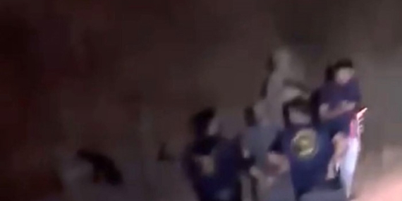 Batman’da Saklandığı Evden Kaçan Şahıs Arazide Yakalandı Batman’da Saklandığı Evden Kaçan Şahıs Arazide Yakalandı