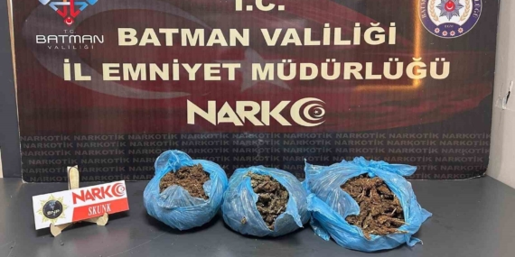 Batman'da Uyuşturucu Baskınında Durdurulan Araçta Şok Bulgu! Batman’da Uyuşturucu Baskınında Durdurulan Araçta Şok Bulgu!
