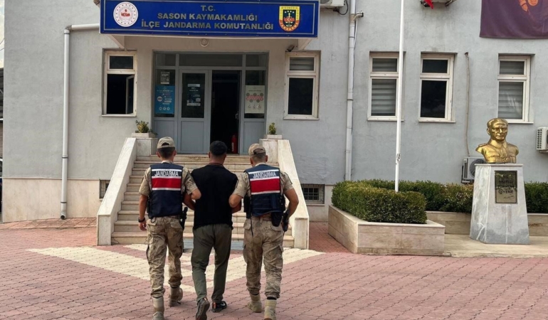 batmanda-uyusturucu-cetelerine-darbe-zamanla-yarisan-operasyon-1mL9DZx4.jpg