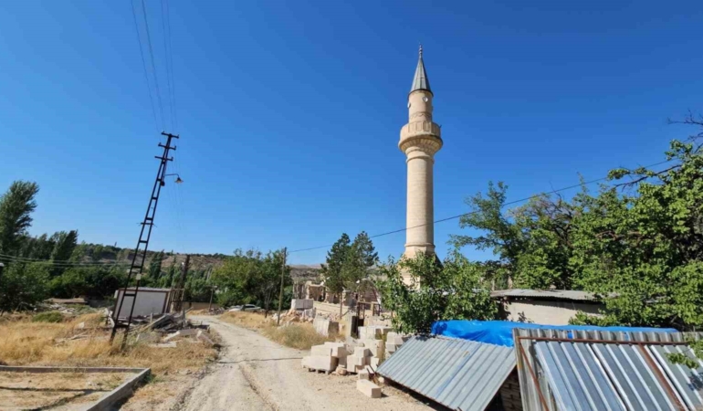 darendede-tarihi-yusufpasa-camisi-yeniden-acilmaya-hazir-uft2vJJw.jpg