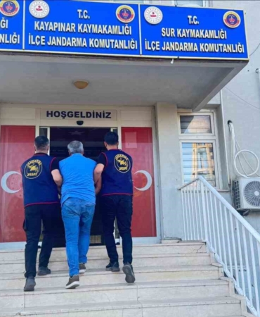 diyarbakirda-20-yila-kadar-hapis-cezasi-alan-40-kisi-yakalandi-WjBFYVPb.jpg