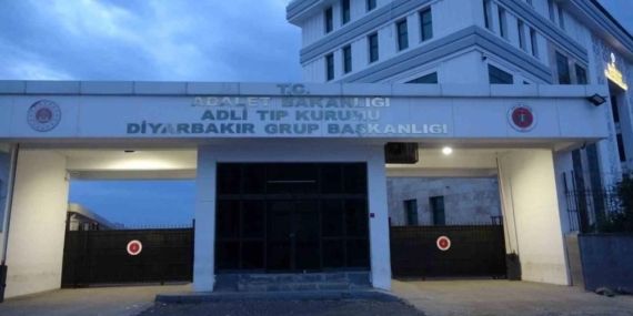 Diyarbakır'da 6 Yaşındaki Çocuk Feci Bir Kazada Hayatını Kaybetti Diyarbakır’da 6 Yaşındaki Çocuk Feci Bir Kazada Hayatını Kaybetti