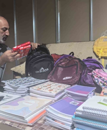 diyarbakirda-hayirseverlerin-destekleriyle-ogrencilere-kirtasiye-malzemesi-temini-cWzHfgmz.jpg