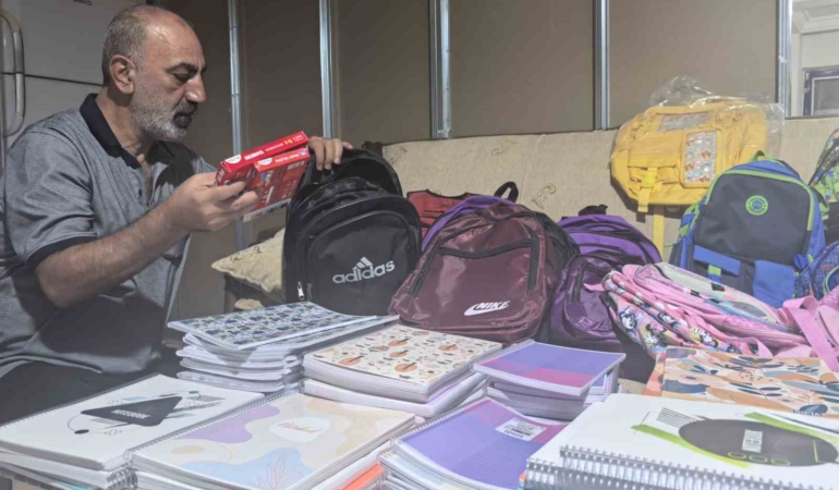 diyarbakirda-hayirseverlerin-destekleriyle-ogrencilere-kirtasiye-malzemesi-temini-cWzHfgmz.jpg