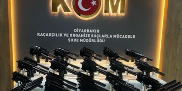 diyarbakirda-kacakcilik-operasyonlari-cok-sayida-silah-ve-aksesuar-ele-gecirildi-6-kisi-tutuklandi-AQlwQ8Of.jpg
