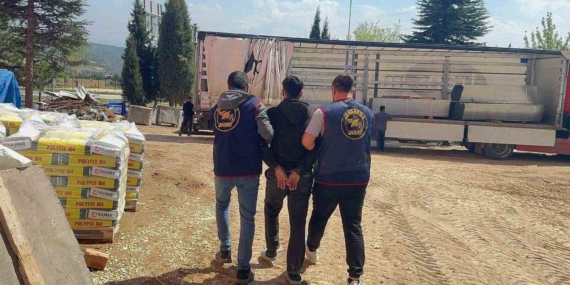 Diyarbakır'da Kesinleşmiş Hapis Cezası Bulunan 47 Kişi Yakalandı Diyarbakır’da Kesinleşmiş Hapis Cezası Bulunan 47 Kişi Yakalandı