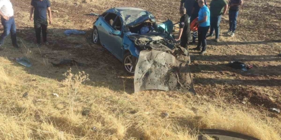 Diyarbakır'da Otomobilin Şarampole Devrilmesi: 1 Kişi Hayatını Kaybetti, 1 Yaralı Diyarbakır’da Otomobilin Şarampole Devrilmesi: 1 Kişi Hayatını Kaybetti, 1 Yaralı
