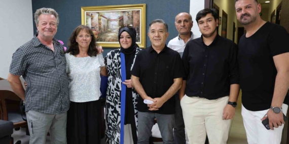 Dünya Turuna Çıkmış 69 ve 64 Yaşındaki Alman Çiftin Motosiklet Macerası Dünya Turuna Çıkmış 69 ve 64 Yaşındaki Alman Çiftin Motosiklet Macerası