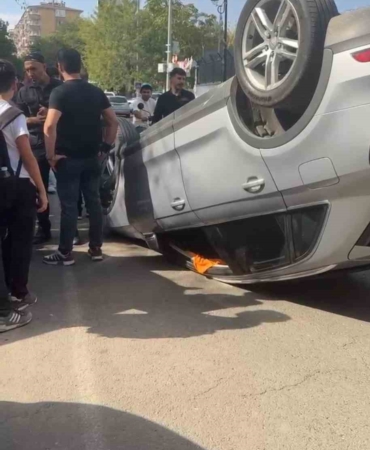 ehliyetsiz-surucunun-takla-atan-aracini-birakip-kacmasi-SGYRVyvW.jpg