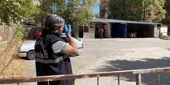 Elazığ Otoparkında Pompalı Tüfekle Saldırı: 1 Kişi Yaralandı Elazığ Otoparkında Pompalı Tüfekle Saldırı: 1 Kişi Yaralandı