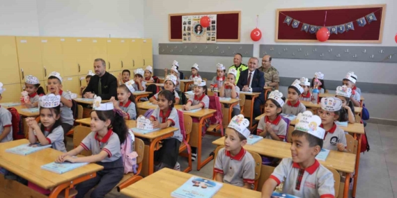Elazığ'da 105 Bin Öğrenci Yeni Eğitim Yılına Merhaba Dedi Elazığ’da 105 Bin Öğrenci Yeni Eğitim Yılına Merhaba Dedi