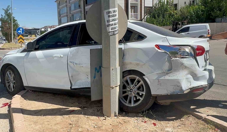 elazigda-feci-trafik-kazasi-2-yarali-dVKyYKBi.jpg