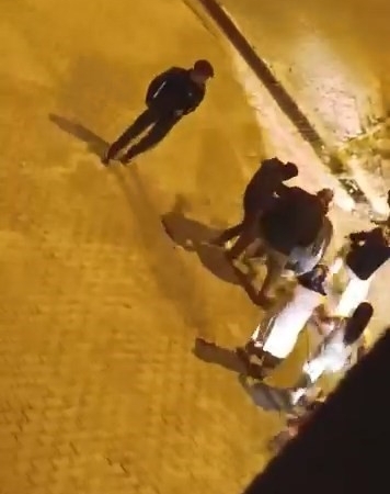 elazigda-iki-gruplar-arasinda-tekerleme-yumruklu-kavga-EQdl2JzG.jpg