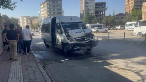 elazigda-meydana-gelen-minibus-otobus-kazasinda-8-kisi-yaralandi-AYyiMpc9.jpg