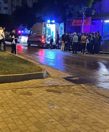 elazigda-motosiklet-kazasi-yayaya-carpan-arac-iki-kisiyi-yaraladi-dnmSJIhi.jpg