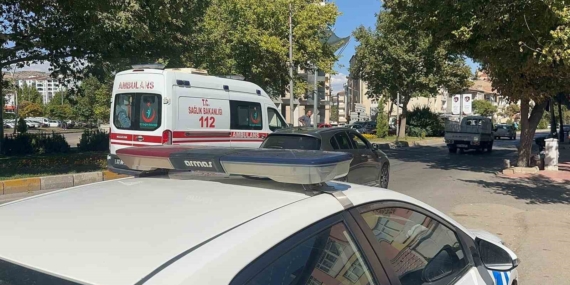 Elazığ'da Motosikletin Yaya Çarpması Sonucu Devrilmesi: 2 Yaralı Elazığ’da Motosikletin Yaya Çarpması Sonucu Devrilmesi: 2 Yaralı