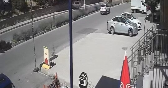 Elazığ'da Otomobil İstinat Duvarına Çarptı: İki Yaralı Elazığ’da Otomobil İstinat Duvarına Çarptı: İki Yaralı
