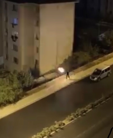 elazigda-pompali-tufekle-saldiri-ani-kameraya-yansidi-1-yarali-Wv9ksxjq.jpg