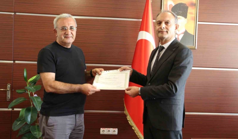 elazigda-sigara-birakanlara-ozgun-tesekkur-belgesi-toreni-WiAOTOGS.jpg